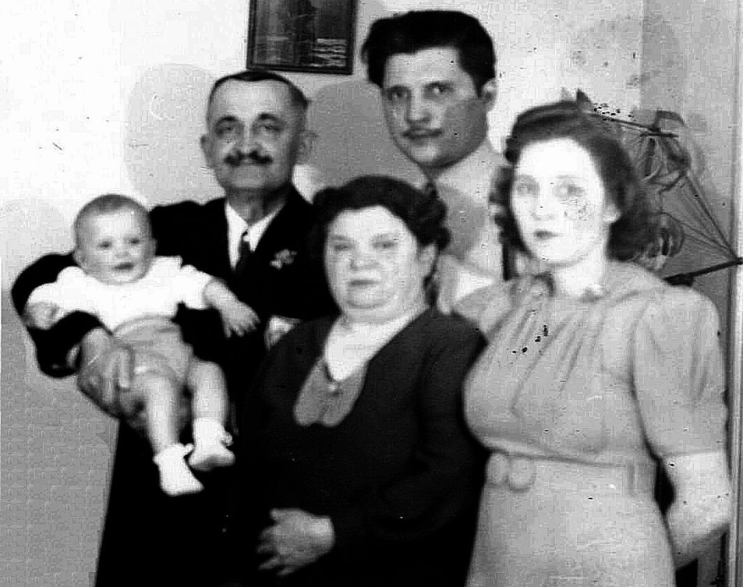 Berecz Family in Norwalk 1940
